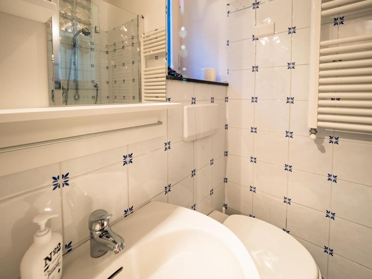 Refilea Sea View Tower Villa Вернаца Екстериор снимка