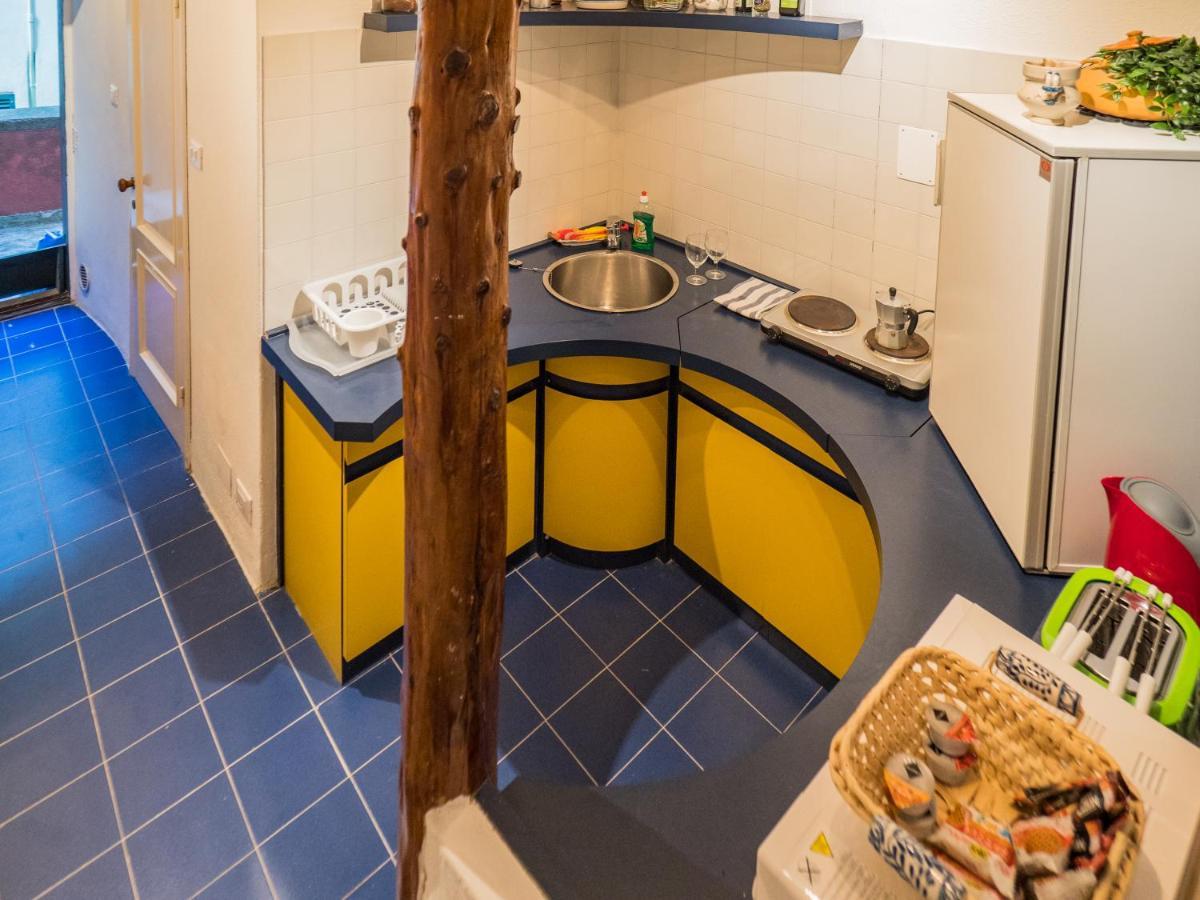 Refilea Sea View Tower Villa Вернаца Екстериор снимка