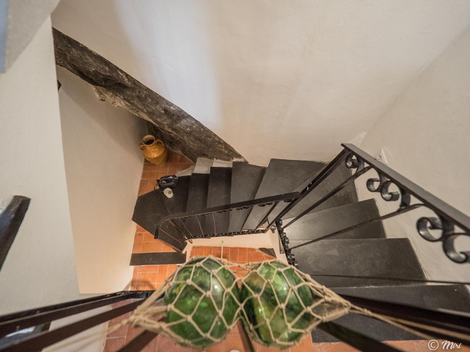 Refilea Sea View Tower Villa Вернаца Екстериор снимка